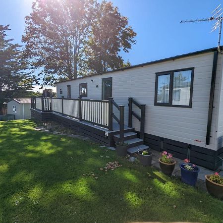 Stunning Luxury Caravan On Edge Of New Forest On Shorefield Country Park Entertainment And Leisure Passes Included Milford on Sea Exterior photo