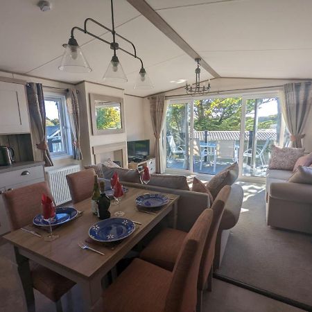Stunning Luxury Caravan On Edge Of New Forest On Shorefield Country Park Entertainment And Leisure Passes Included Milford on Sea Exterior photo
