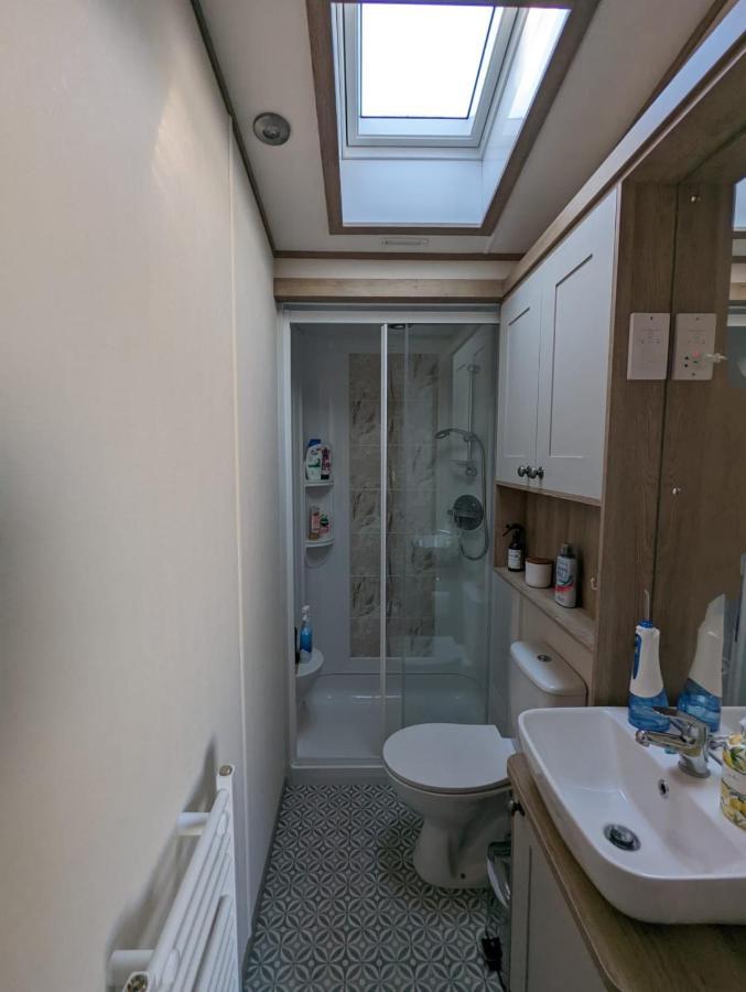 Stunning Luxury Caravan On Edge Of New Forest On Shorefield Country Park Entertainment And Leisure Passes Included Milford on Sea Exterior photo