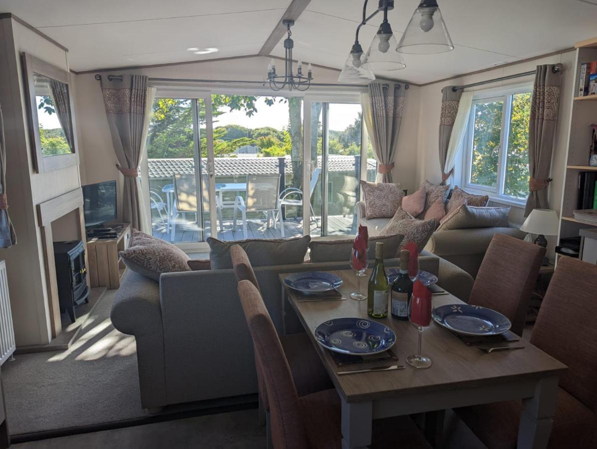 Stunning Luxury Caravan On Edge Of New Forest On Shorefield Country Park Milford on Sea Exterior photo